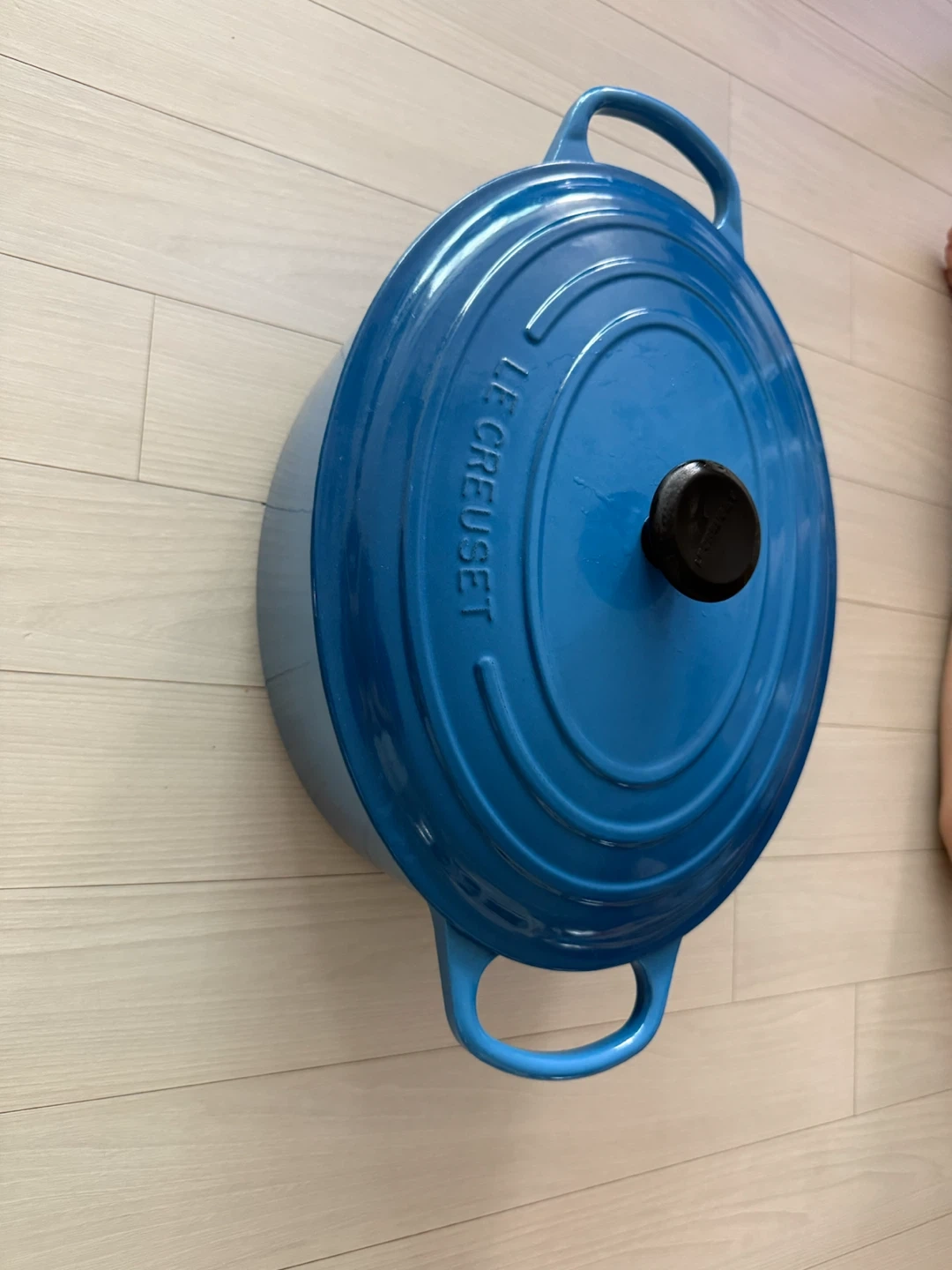 르크루제 시그니처 무쇠 주물 냄비 35cm (아주르색상)