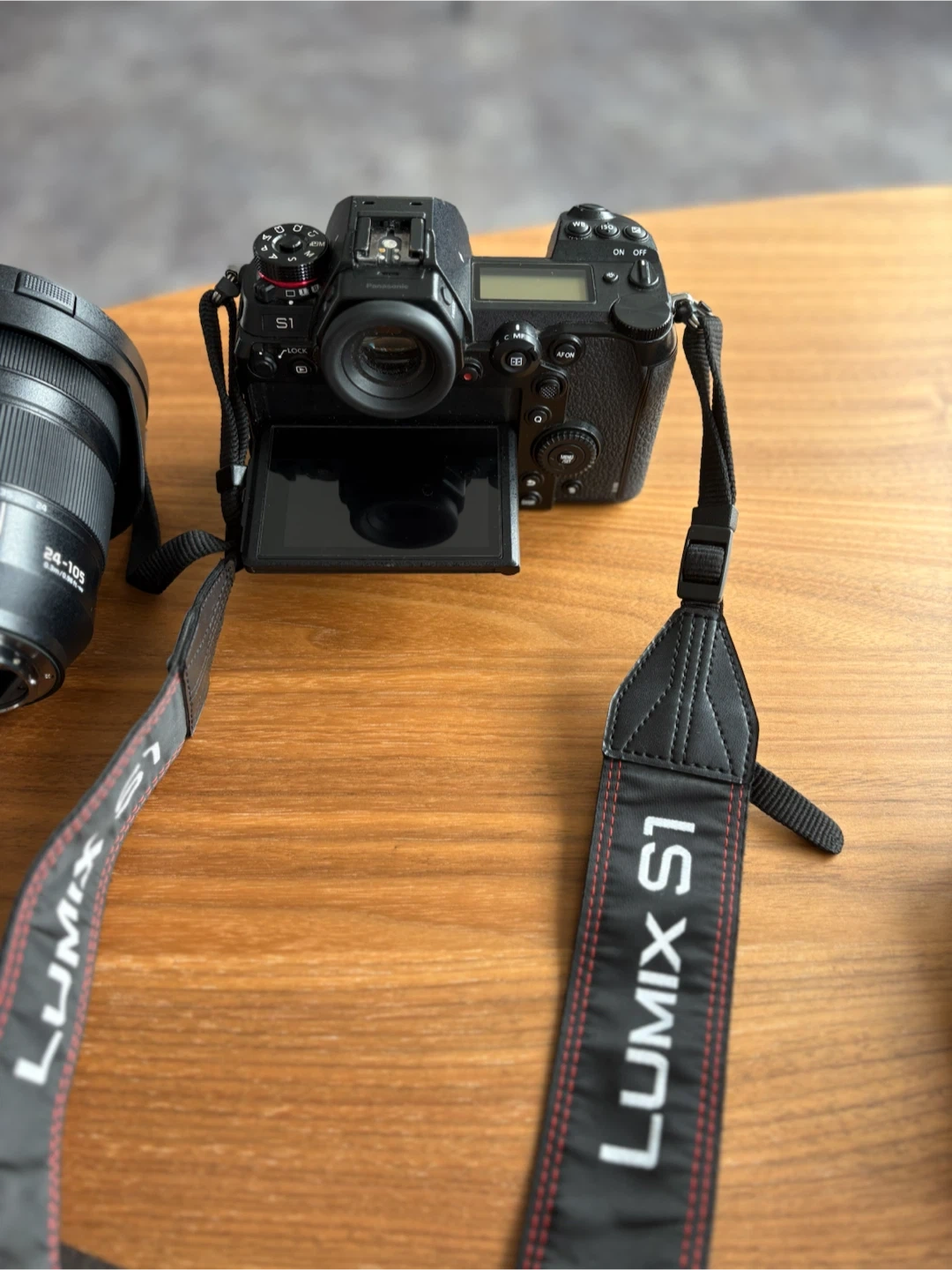 파나소닉 루믹스 S1 풀프레임 카메라 24-105mm 렌즈 포함