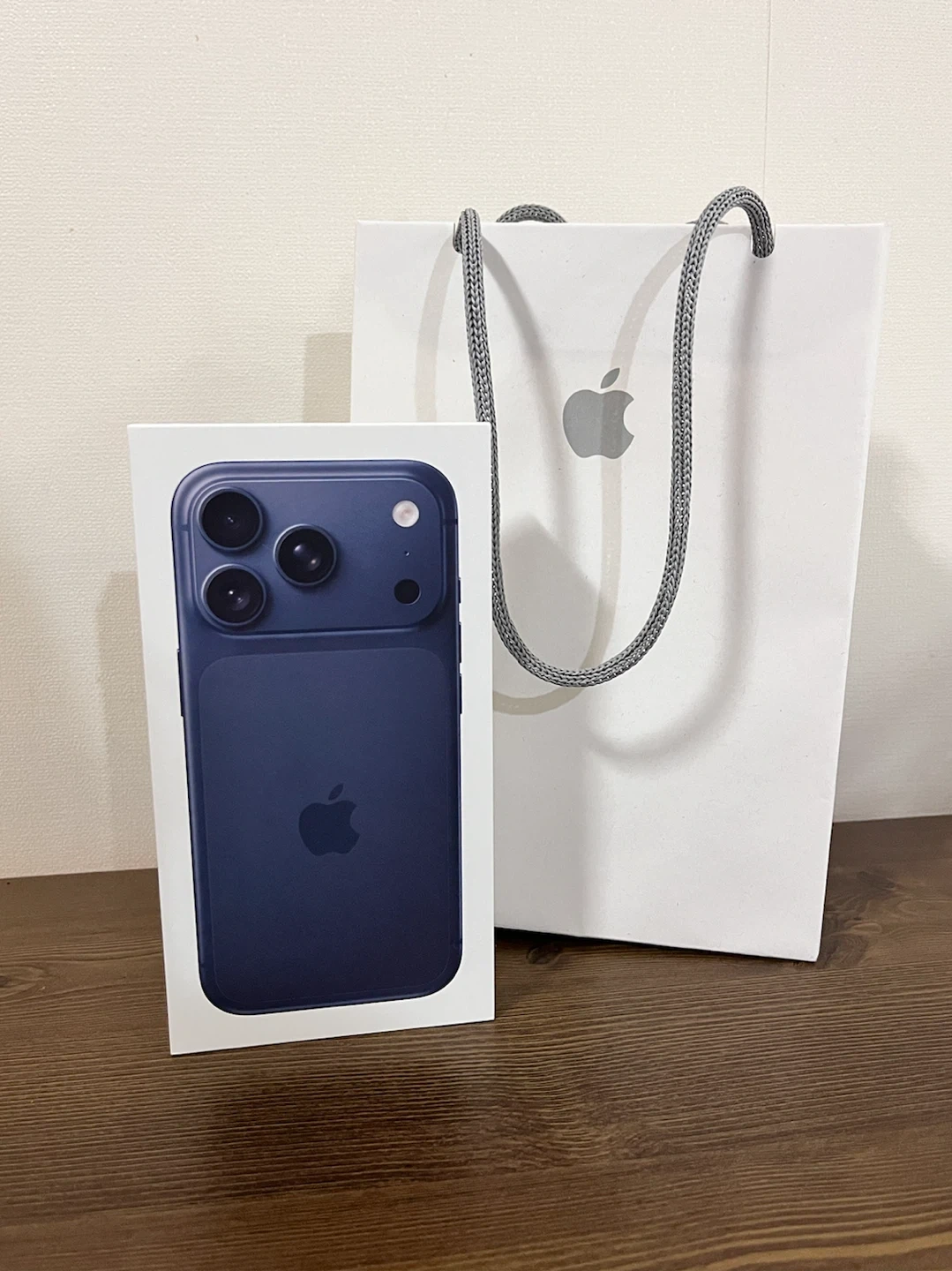 아이폰17 Pro 딥블루 512 (미개봉 자급제, 색상교환 가능)