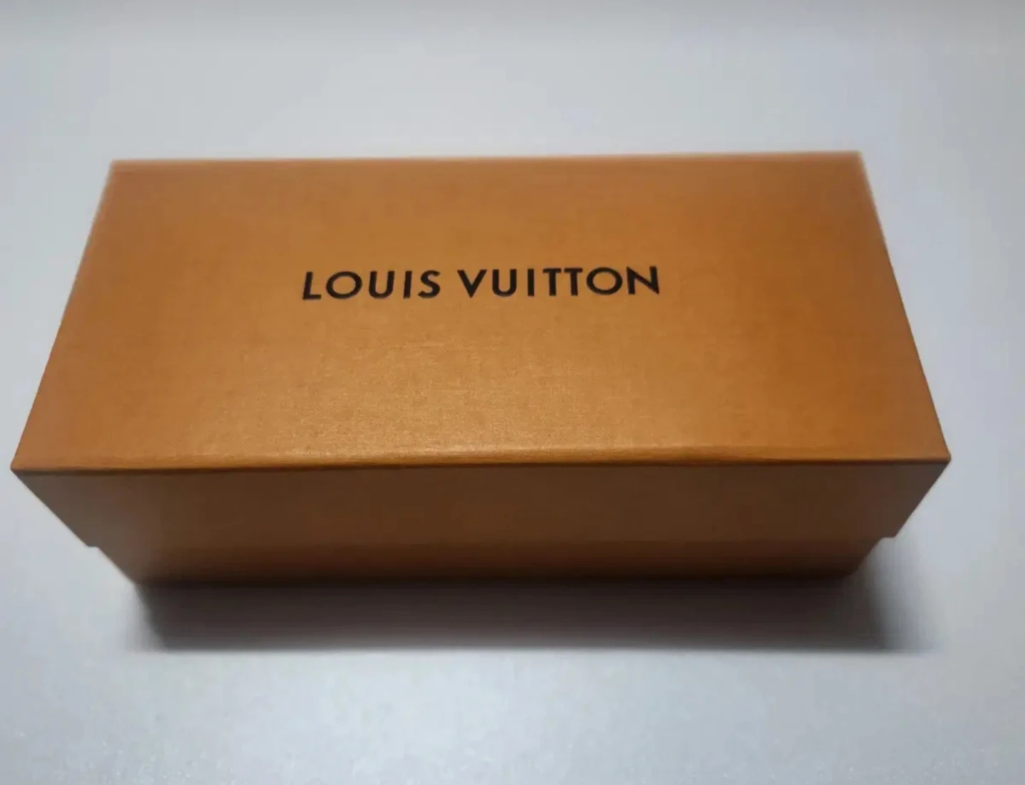 LOUIS VUITTON 호라이즌 와이어리스 블루투스 이어폰