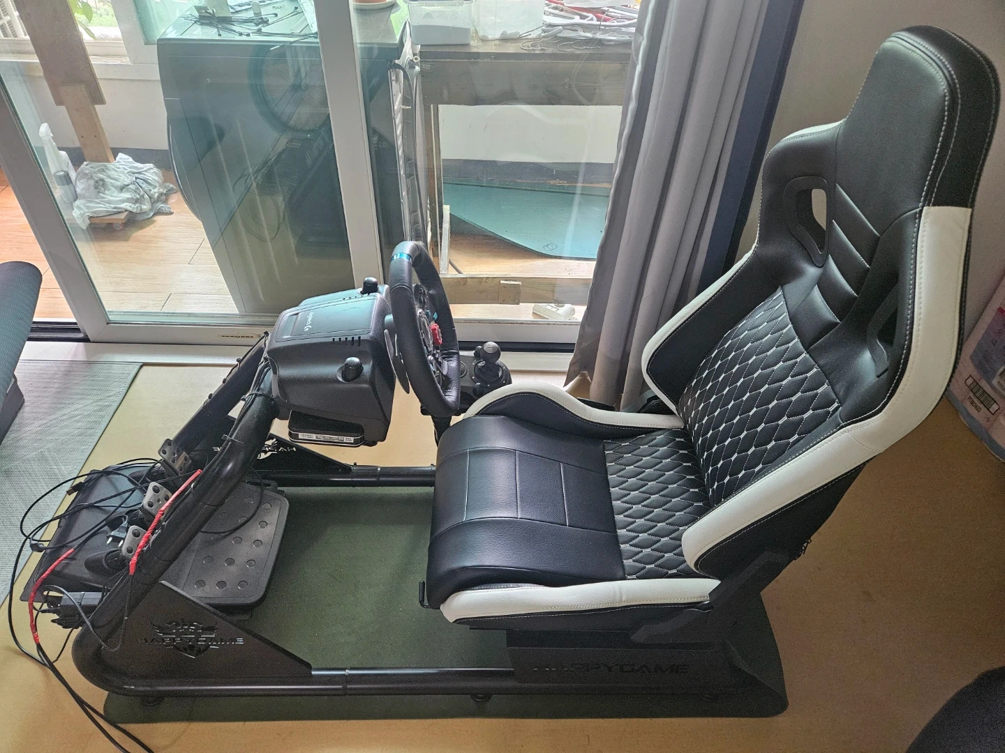 로지텍 G29 레이싱휠 시트 포함