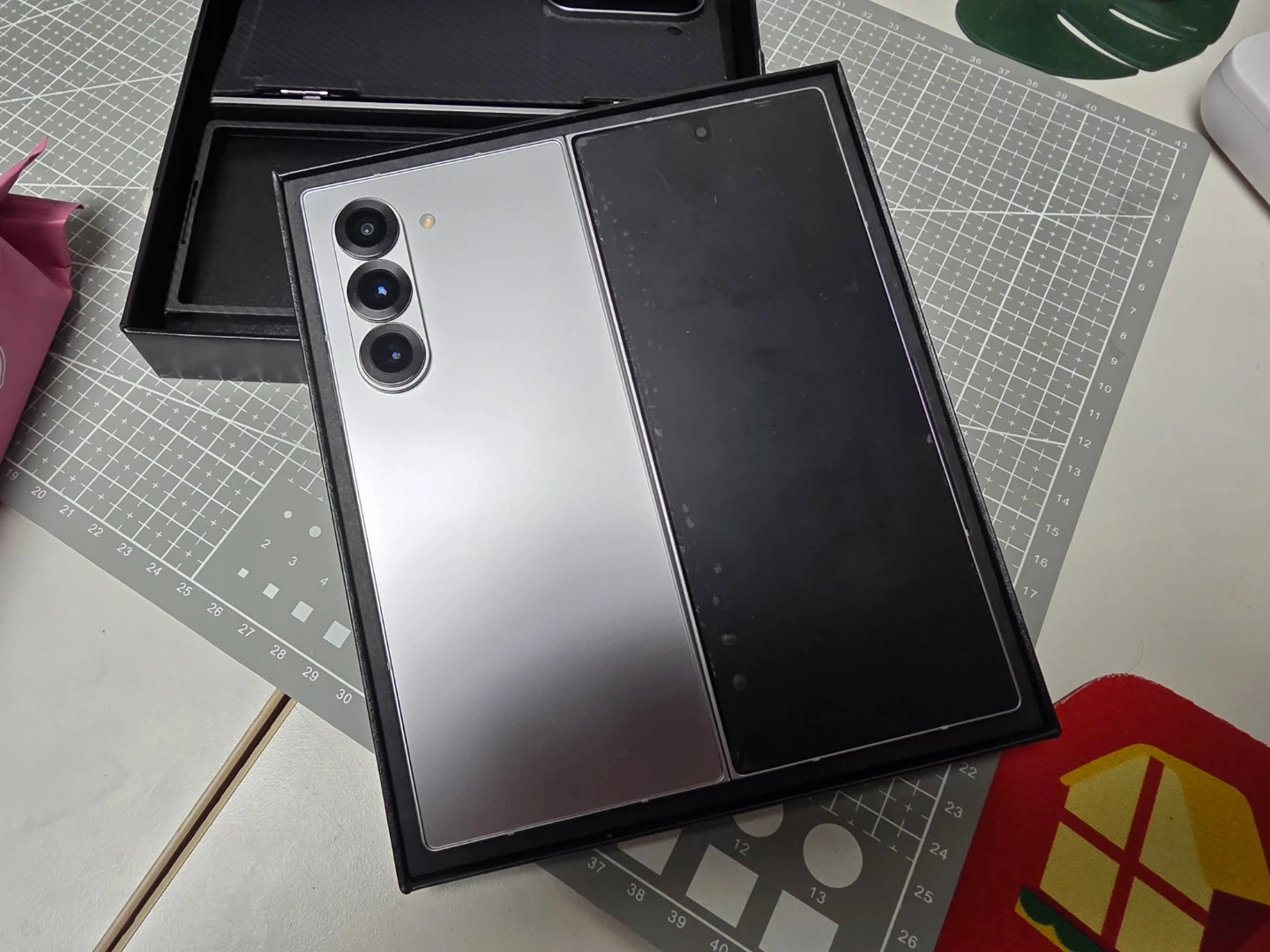 갤럭시 Z 폴드 6 실버 512GB 팝니다