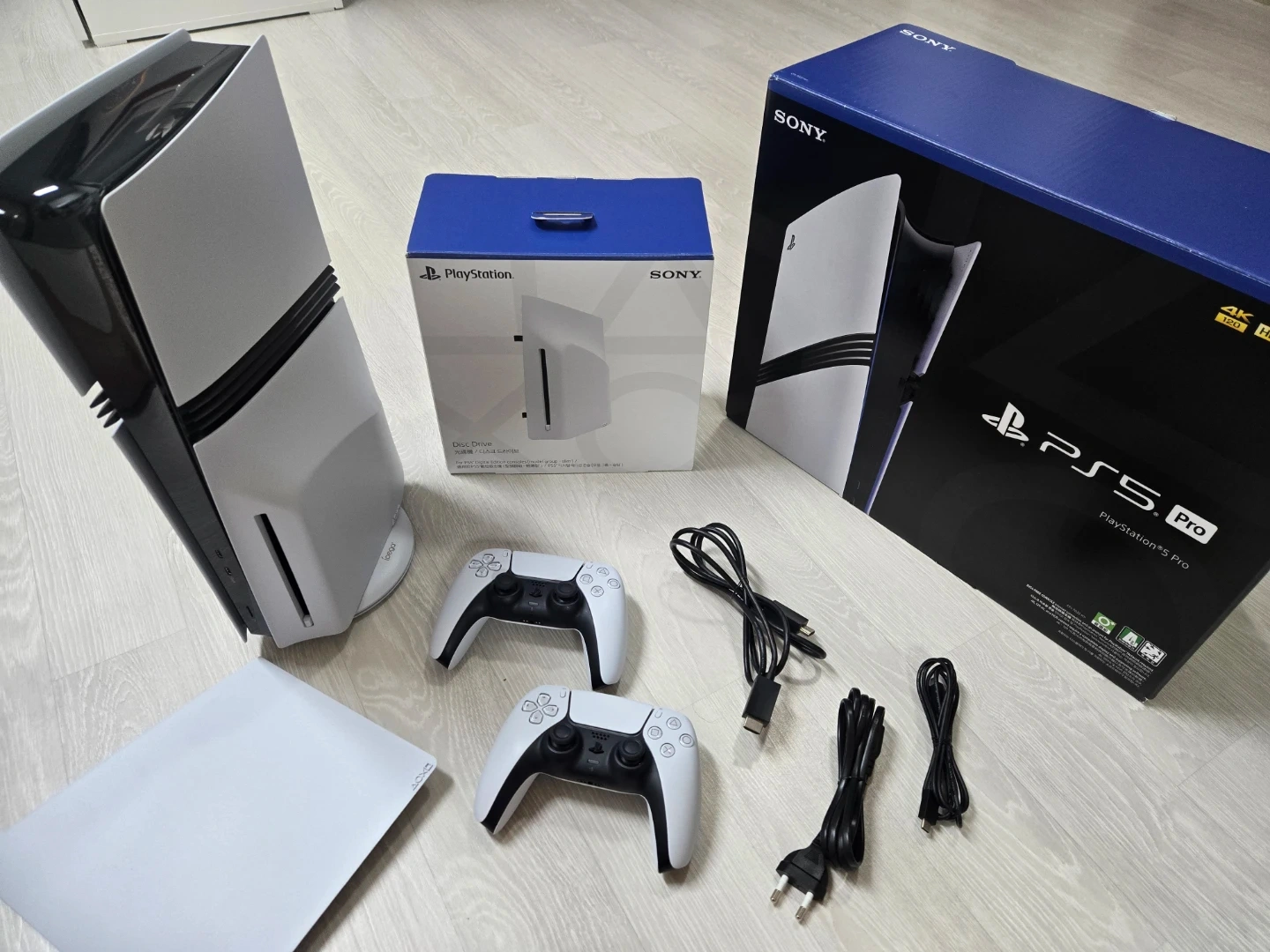 소니 PS5 Pro 2TB 듀얼센스 2개 풀박스