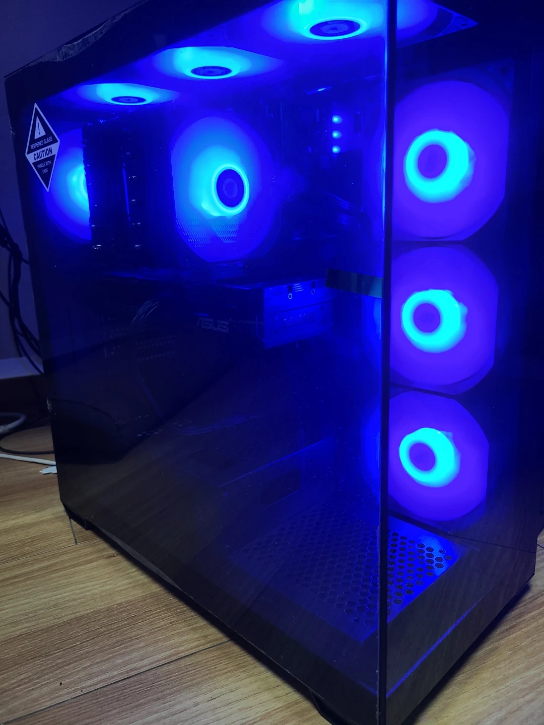 7500F 4070SUPER 고사양 게이밍 컴퓨터 본체