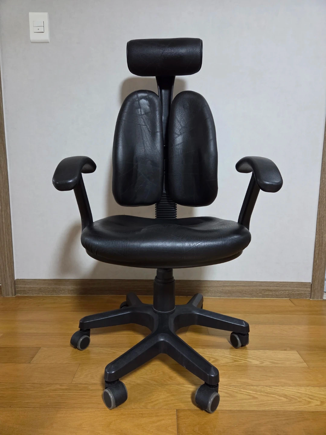 인체공학 사무용 의자 (블랙)