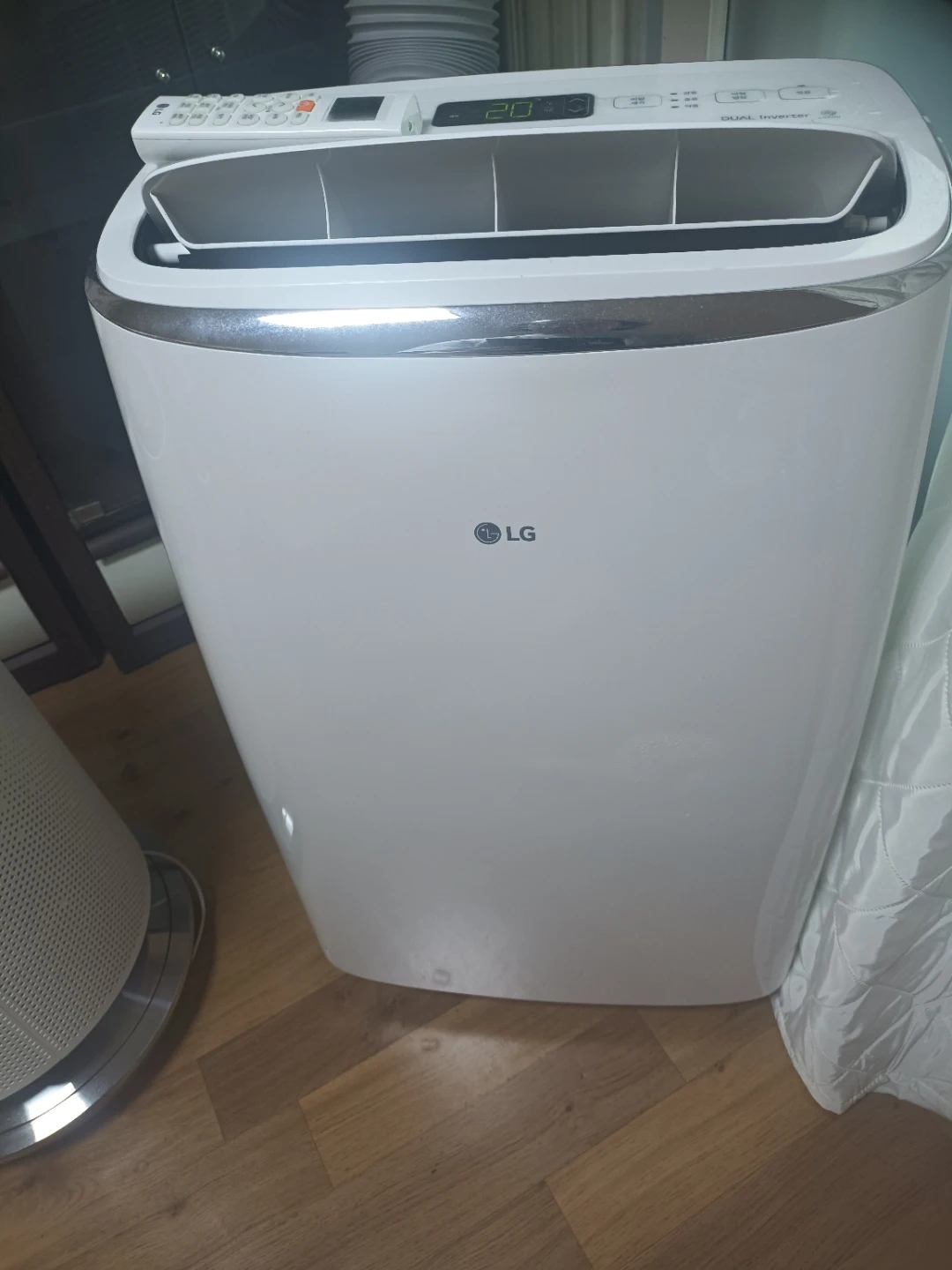 LG 듀얼 인버터 이동식 에어컨 PQ08DDWCN