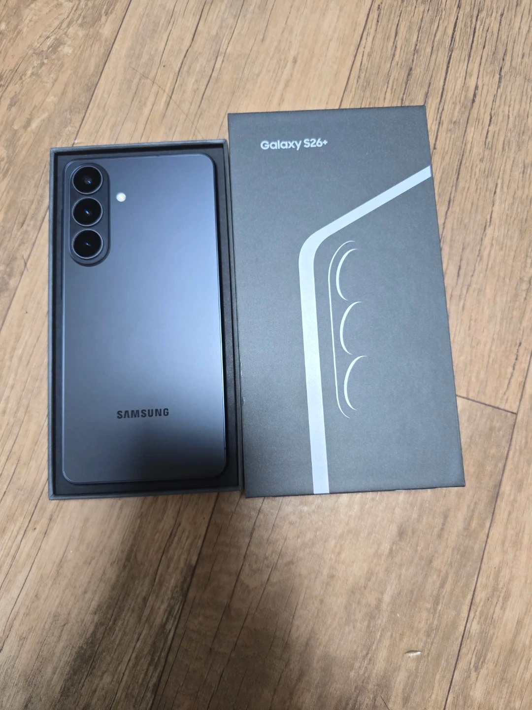 삼성 갤럭시 S26+ 256GB 팝니다