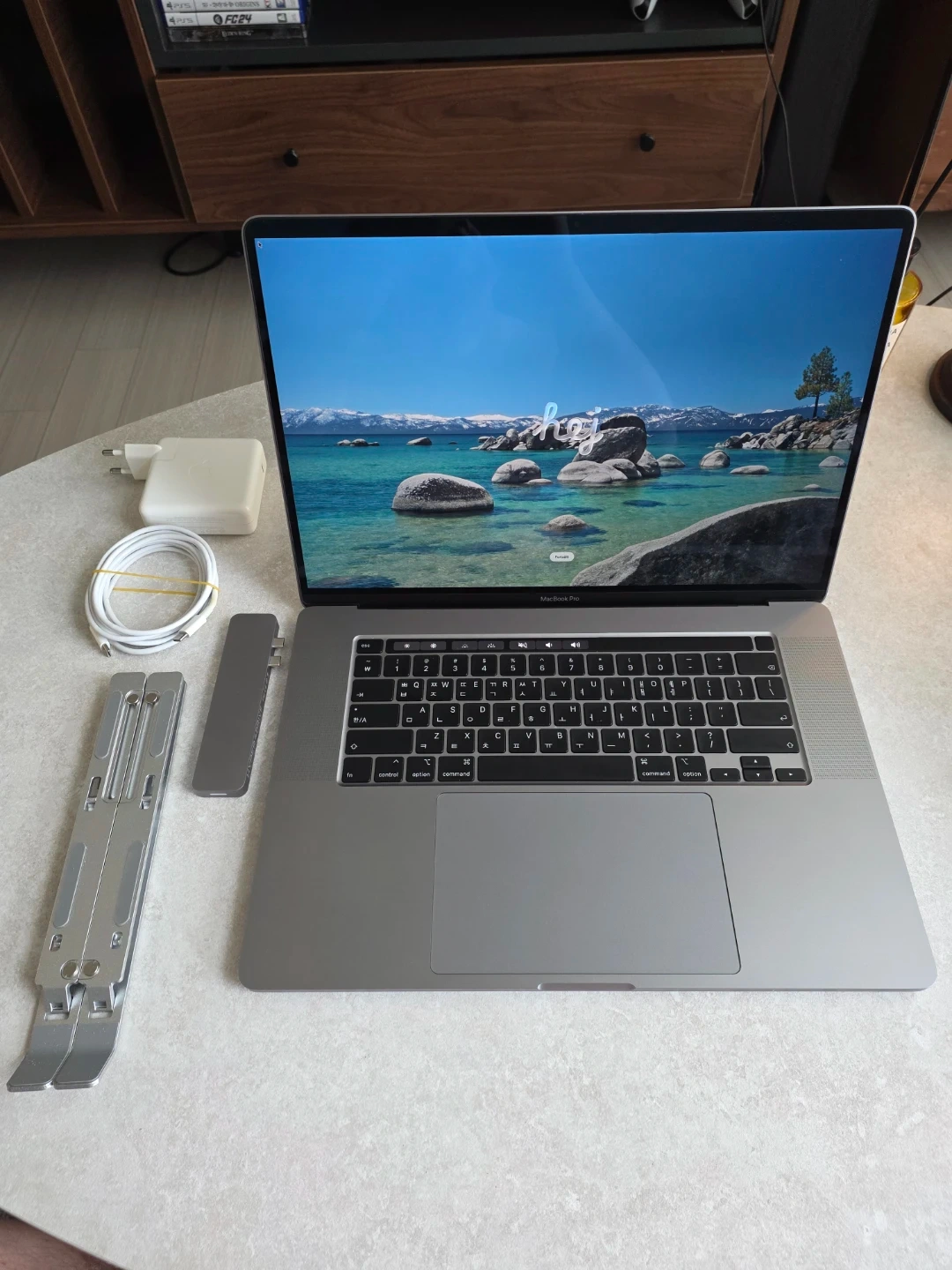 맥북프로 16인치 2019년형 i9 16GB 1TB