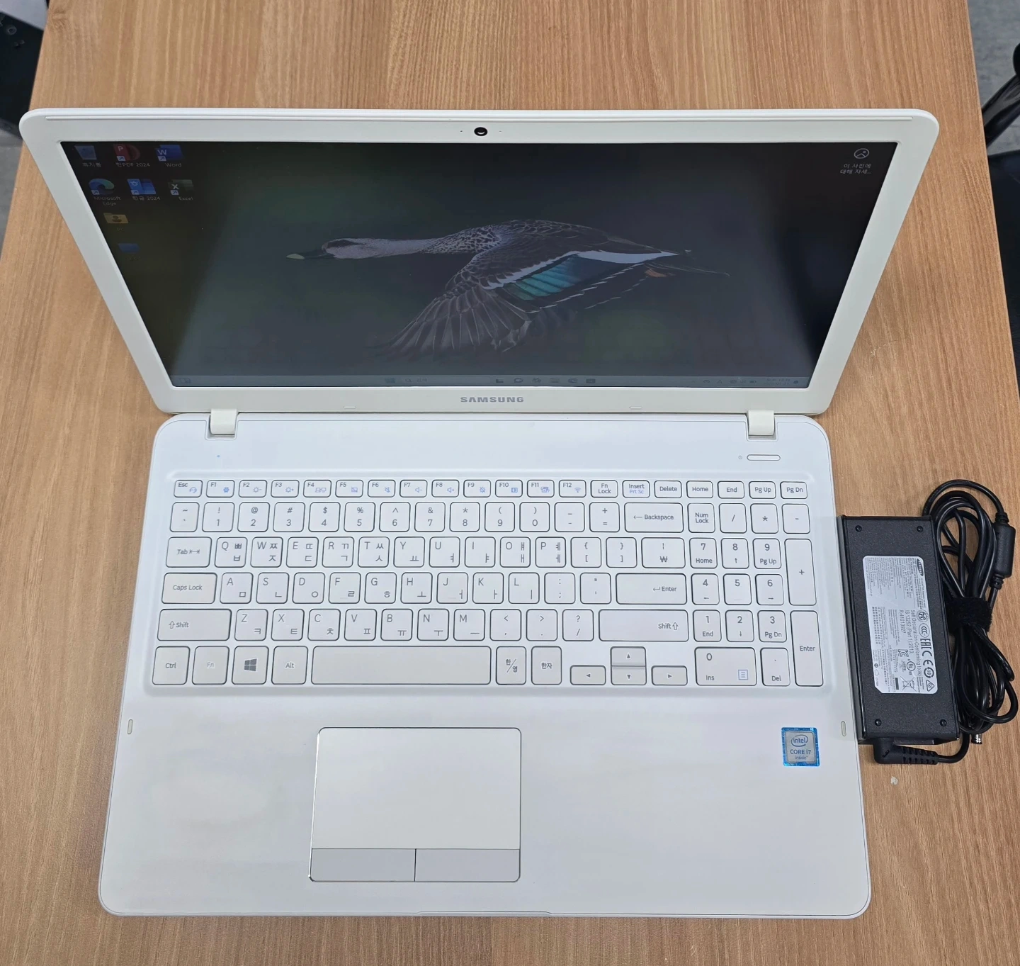 삼성 노트북 인텔 i7 NT500R5M 화이트