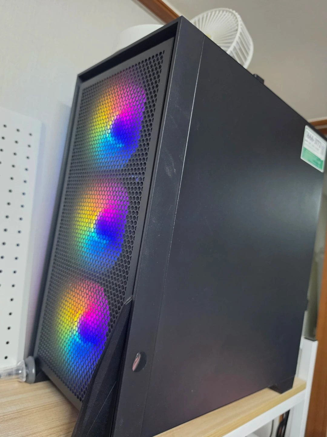 9800x3d b850m 5070ti 32g 1tb 본체
