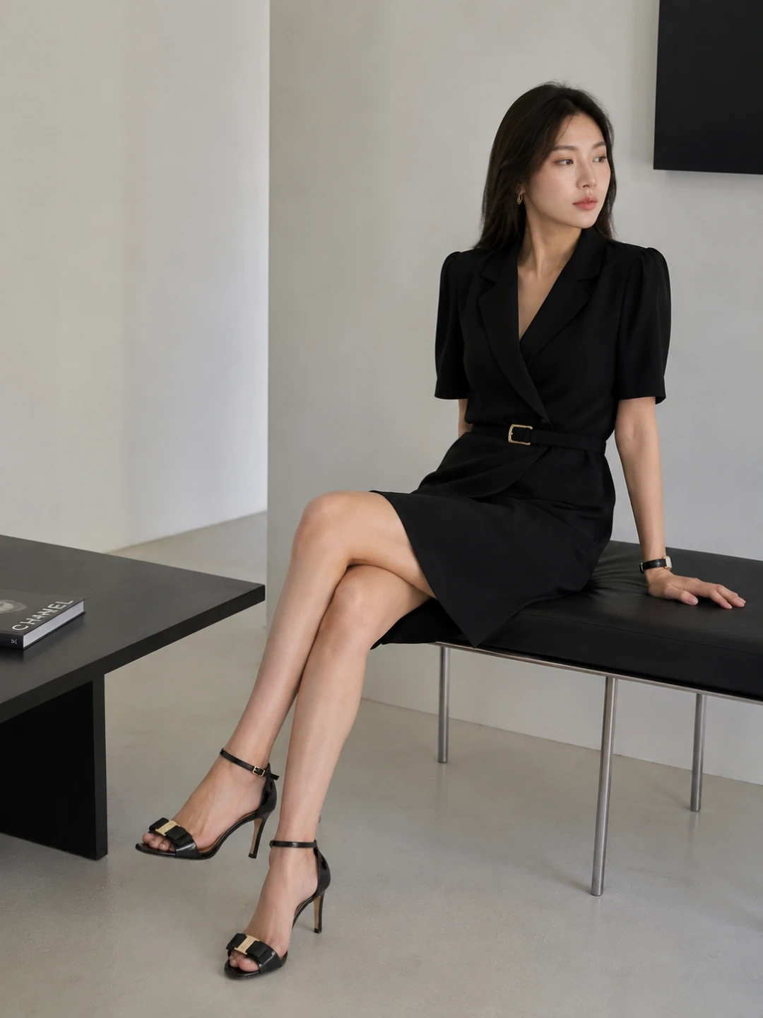 바바라 블랙 에나멜 리본 스트랩 힐