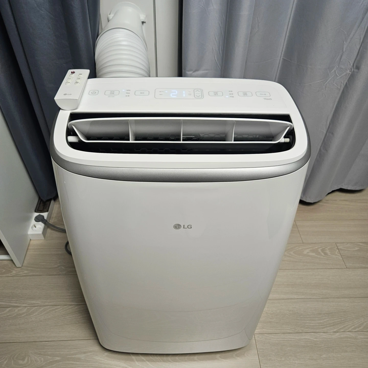 LG 이동식 에어컨 듀얼 노즐형 PQ07DDWCN