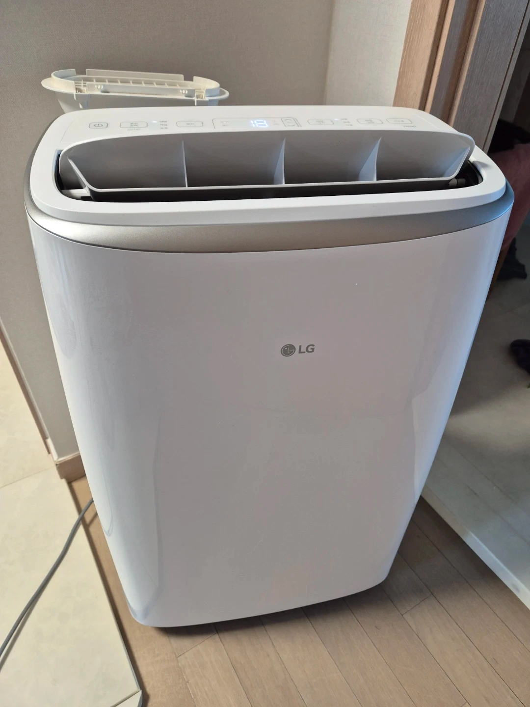 LG ThinQ 이동식 에어컨