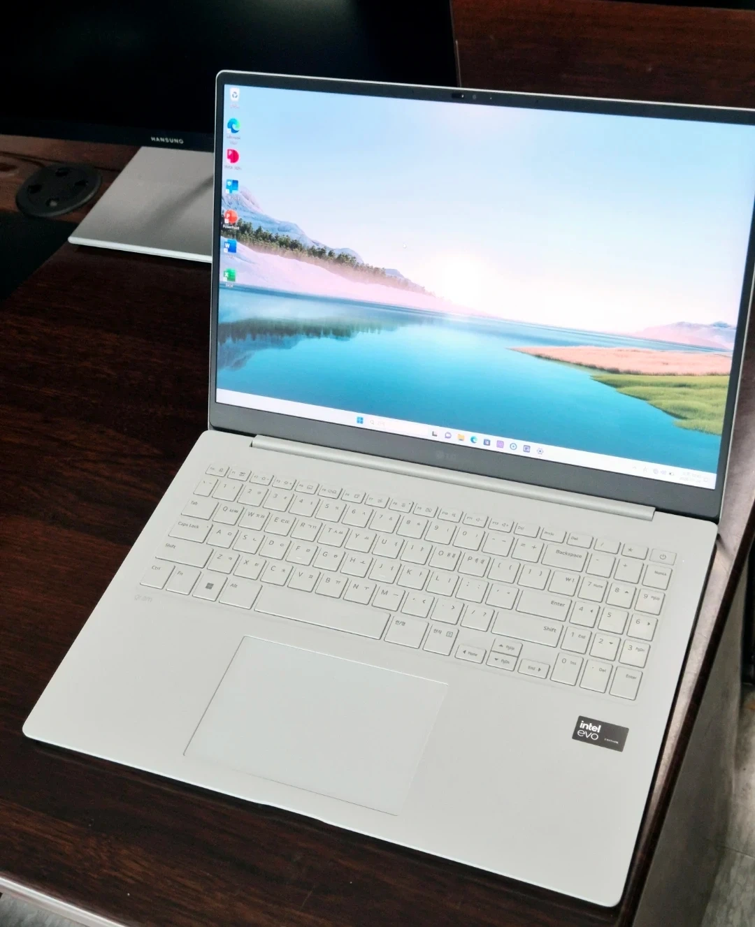 LG 그램 PRO 16인치 울트라5, 16램, 윈11 정품 노트북