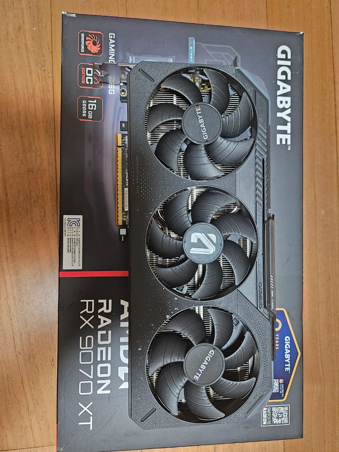 기가바이트 게이밍oc 라데온 rx9070xt 그래픽카드 풀박
