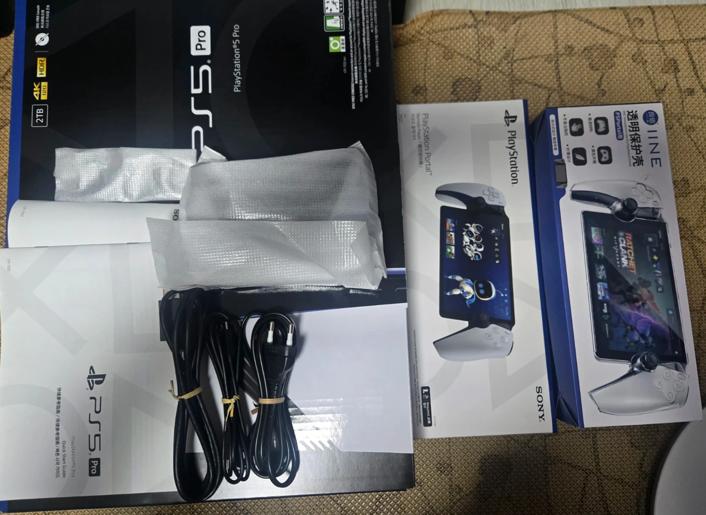 ps5 pro 신공정 (4월 구매)/추가패드/플스 포탈 판매합니다.