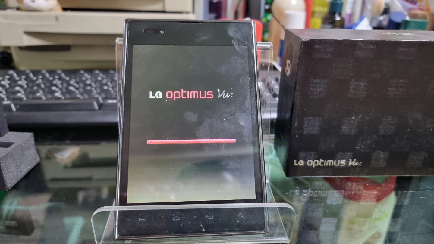 미사용 LG 옵티머스 Vu 검정색 스마트폰