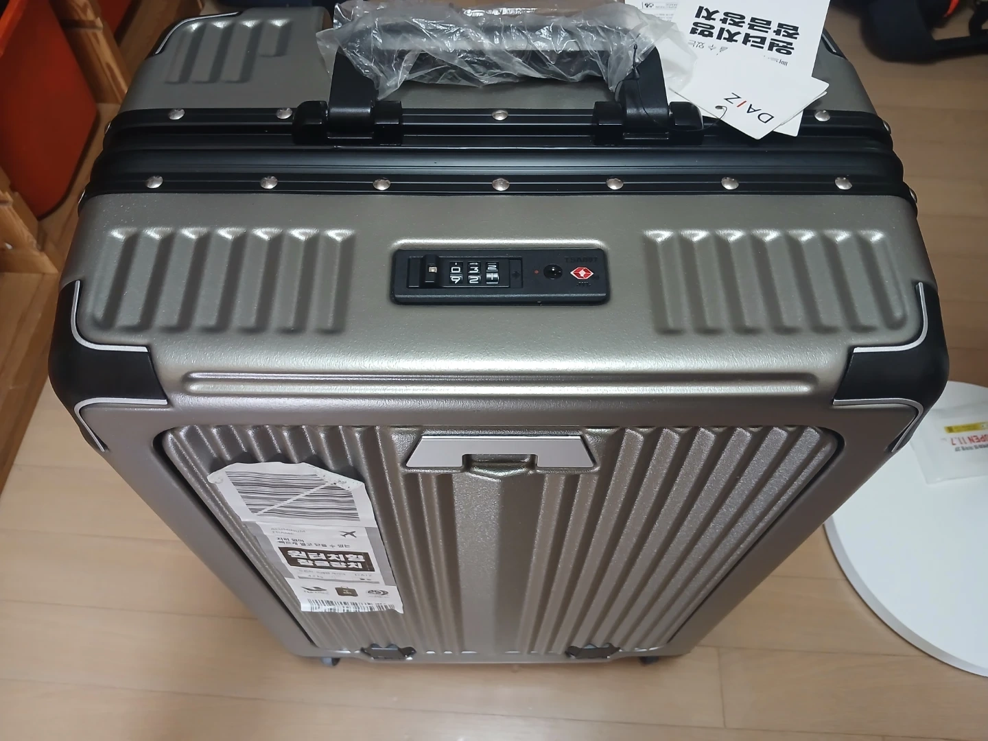DAIZ AL프레임 캐리어 20인치 새제품