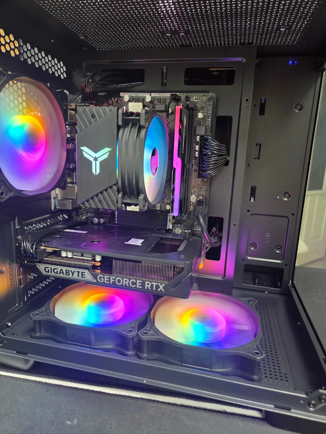AMD RYZEN 7 5700X, RTX 5060 게이밍 컴퓨터 본체