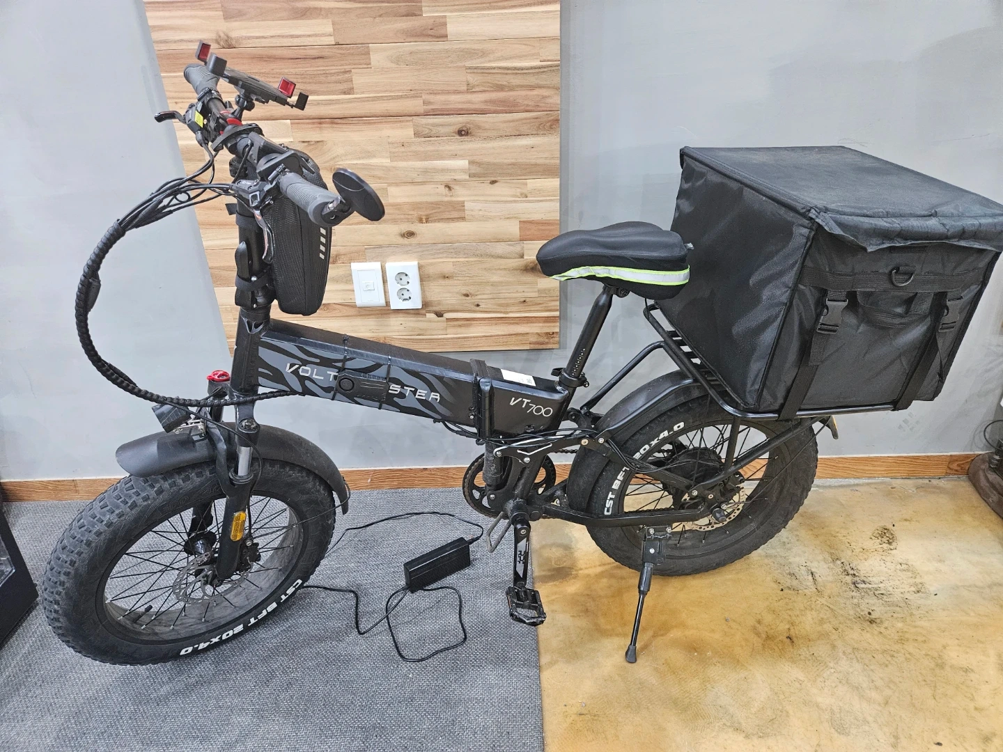 볼트몬스터 VT700 전기자전거 블랙
