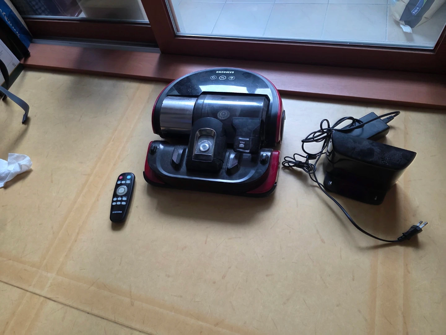 삼성 로봇청소기 VR20J9010UR