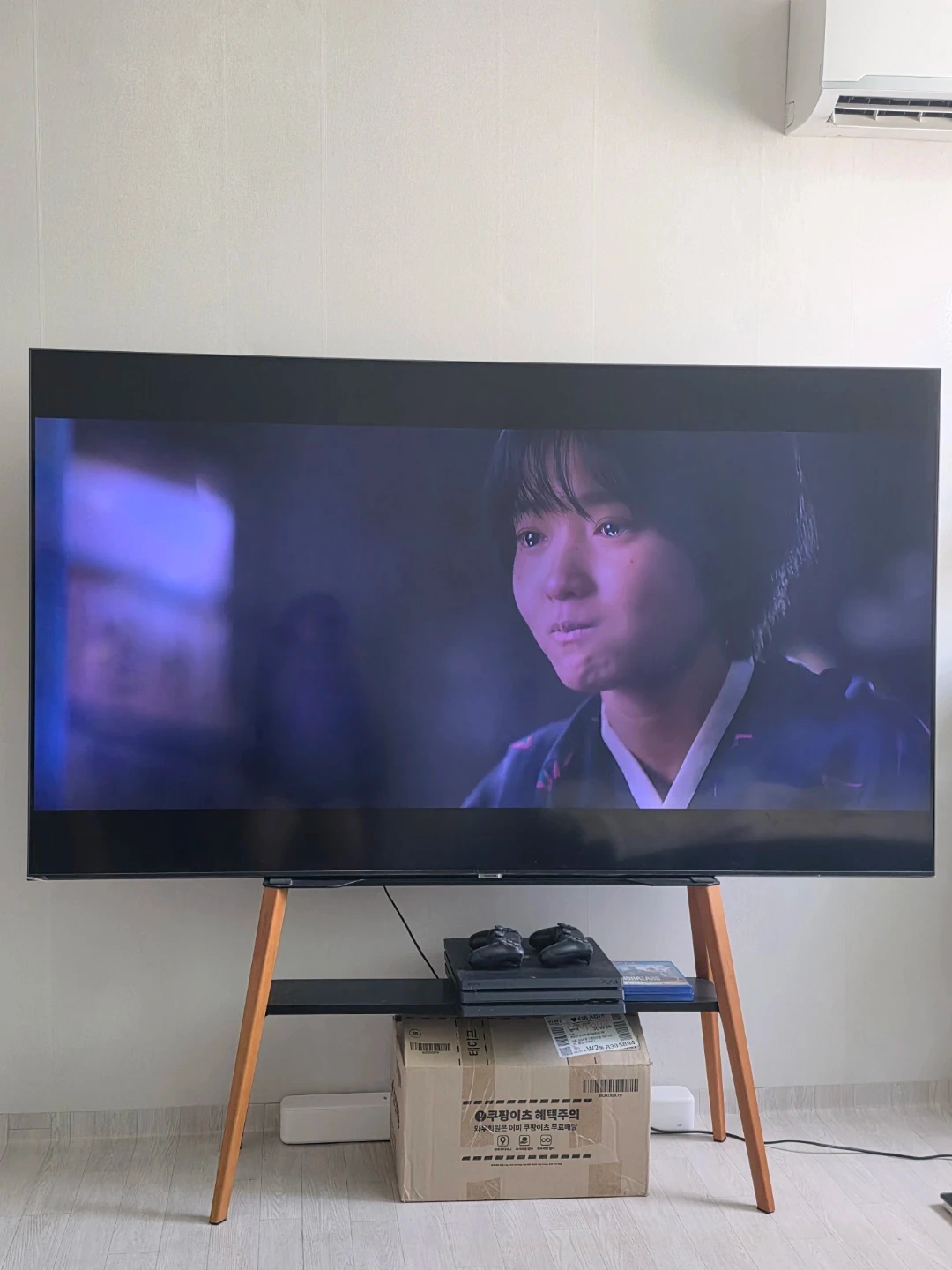 삼성 75인치 UHD TV (백라이트나감)