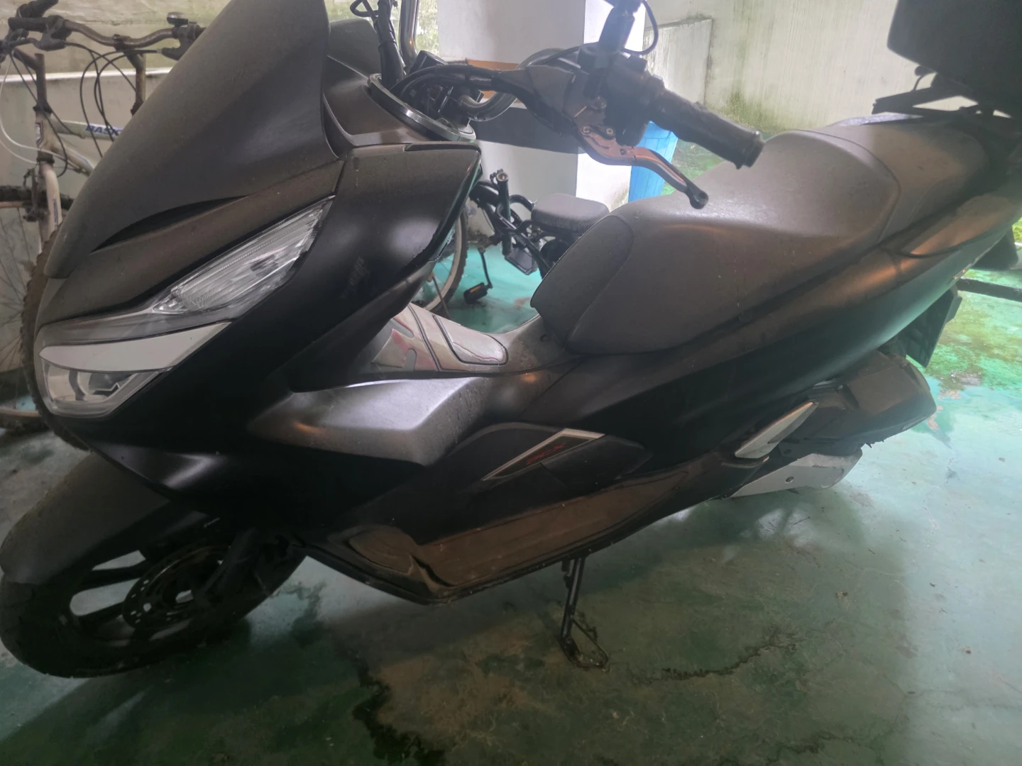 혼다 PCX 125cc 검정 | 스포츠/레저 | 당근 중고거래