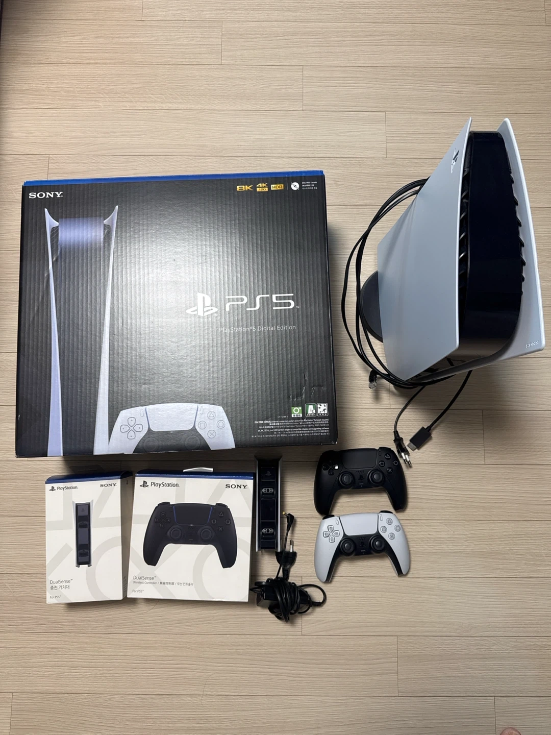 소니 PS5 디지털 에디션 풀세트 (박스O / 듀얼센스 2개 / 충전거치대 포함)