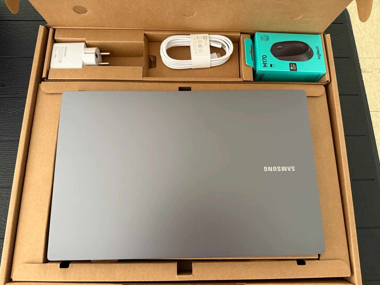삼성 갤럭시북4, i5,16기가SSD SSD1테라 새제품