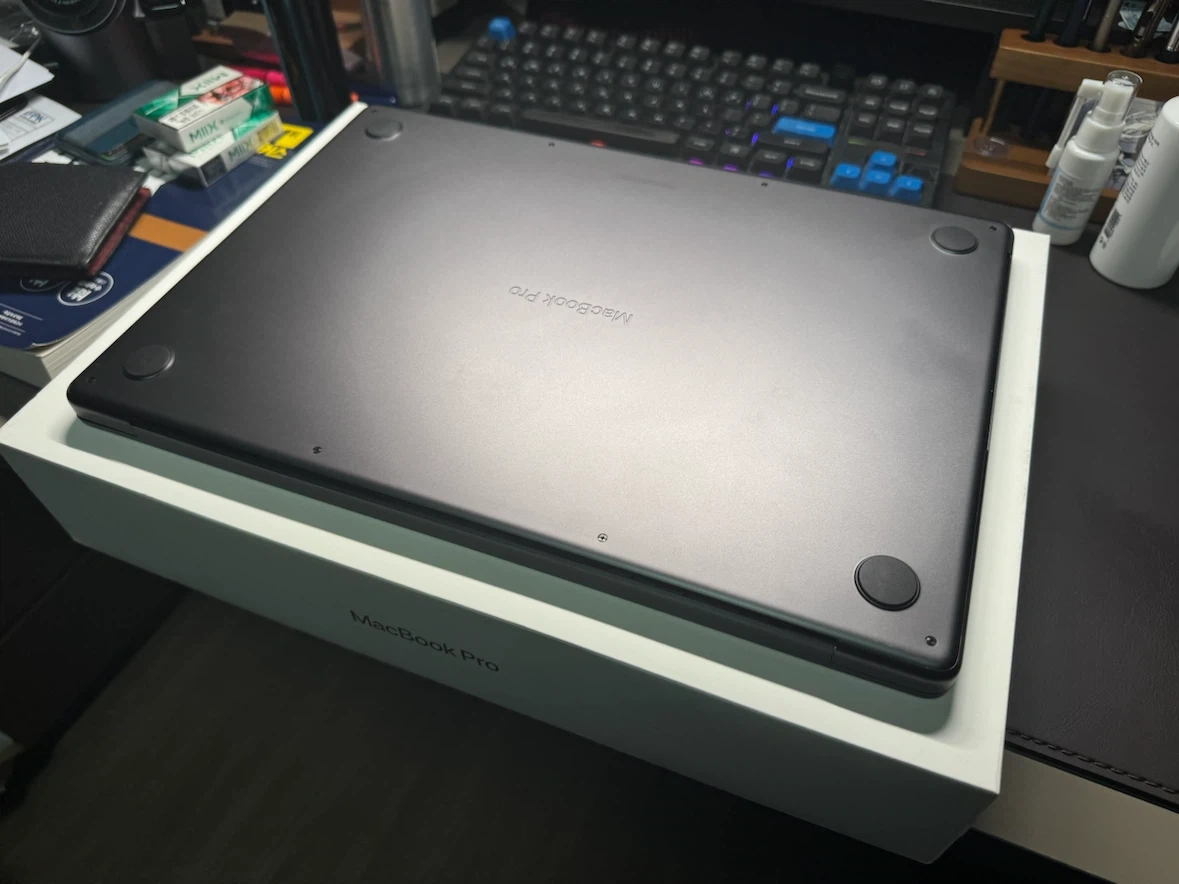 맥북프로16 / M3 Max 14코어cpu / 30코어gpu / 96GB / 2TB / 스페이스 그레이