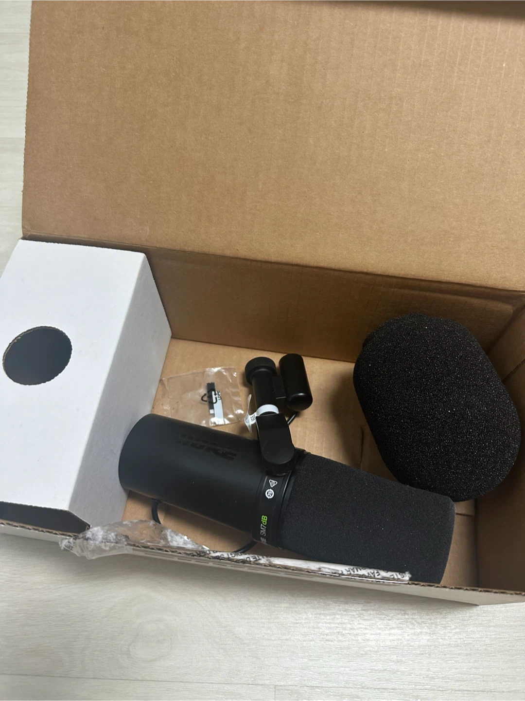 슈어 SHURE SM7dB 마이크 풀박스 판매