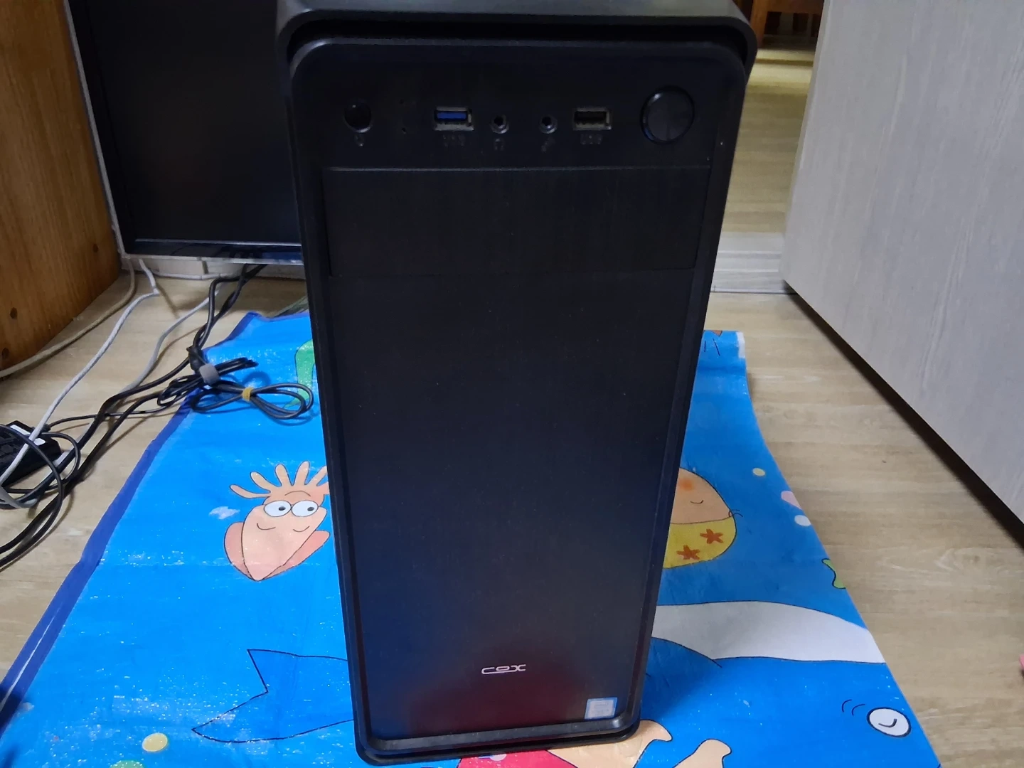 컴터본체 윈11정품인증 i5 7500 rx570 파판 벤치테스트 "완전높음"으로 통과