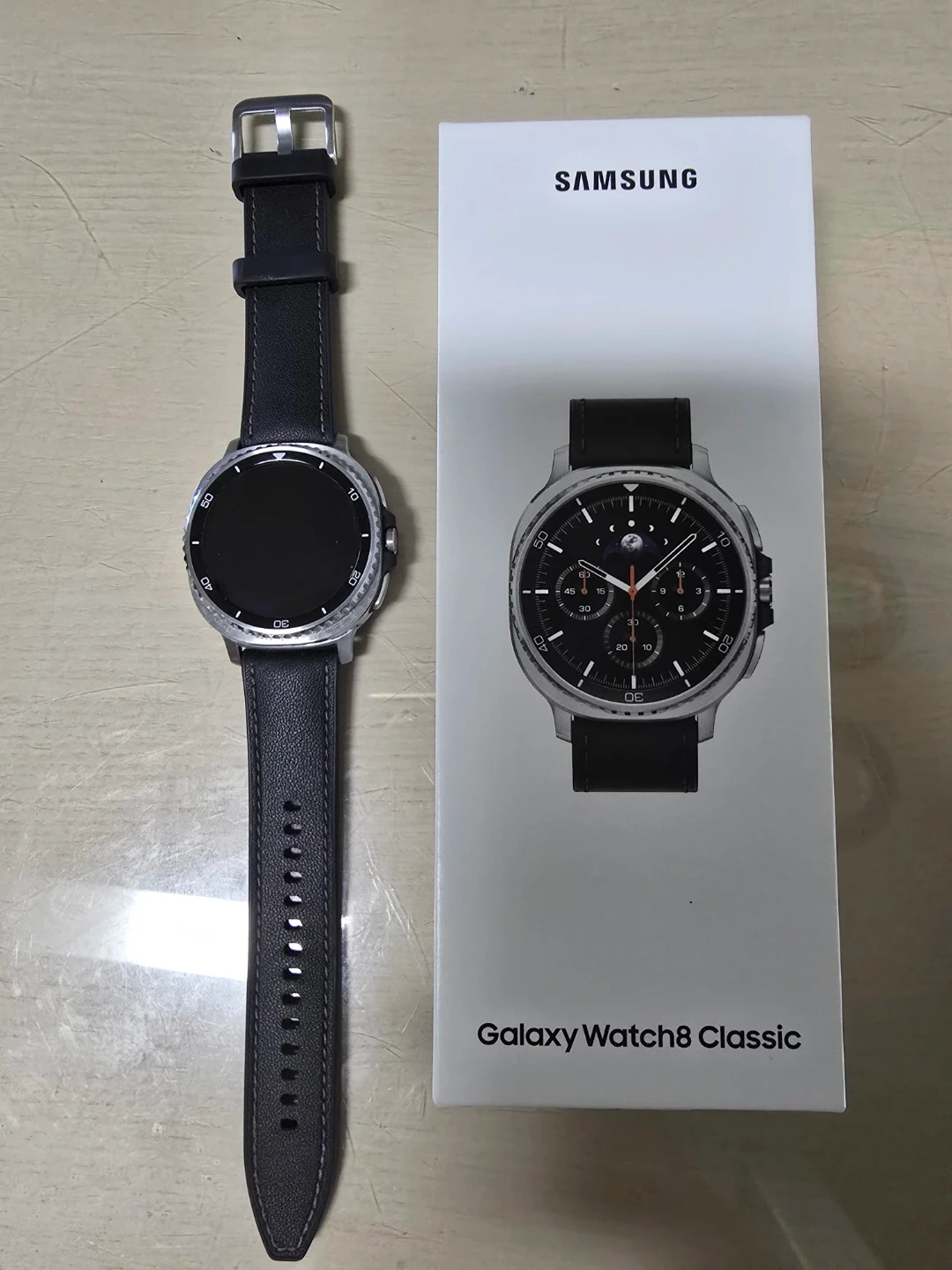삼성 갤럭시 워치8 클래식 46mm 블랙 블루투스 (상태 아주 좋음)