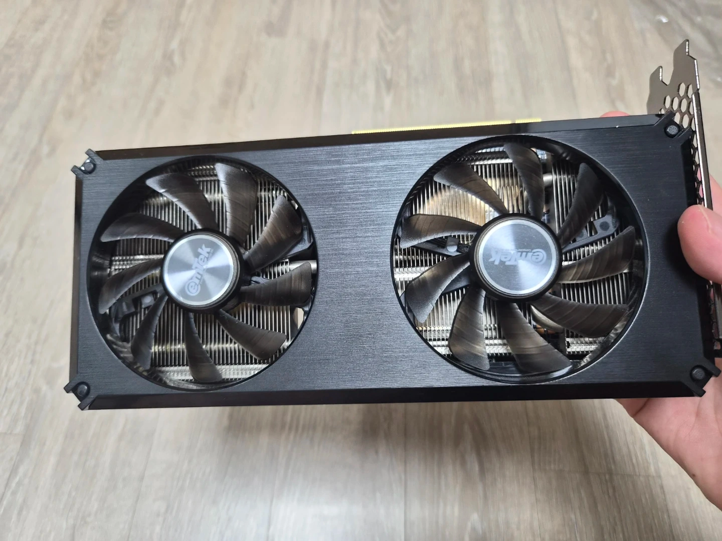 이엠텍 RTX 3060 12gb lhr 그래픽카드 팝니다.