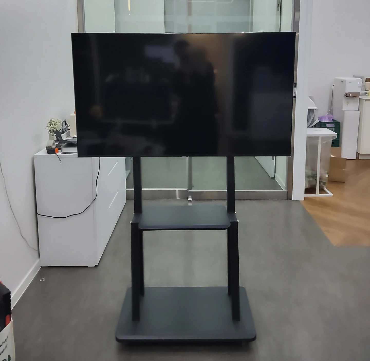 삼성 50인치 UHD TV 이동식 스탠드 포함