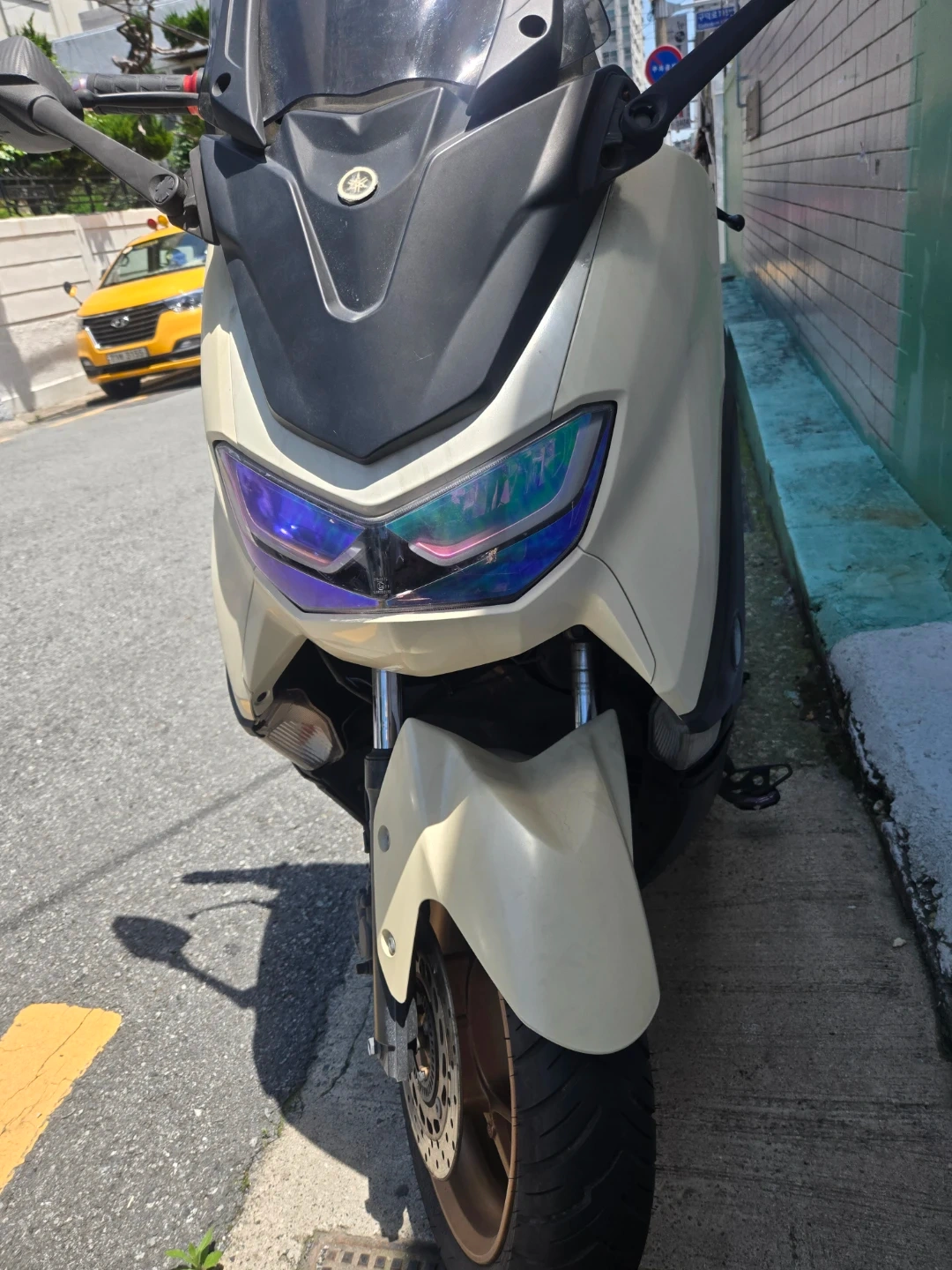 야마하 NMAX 125cc 베이지 스쿠터