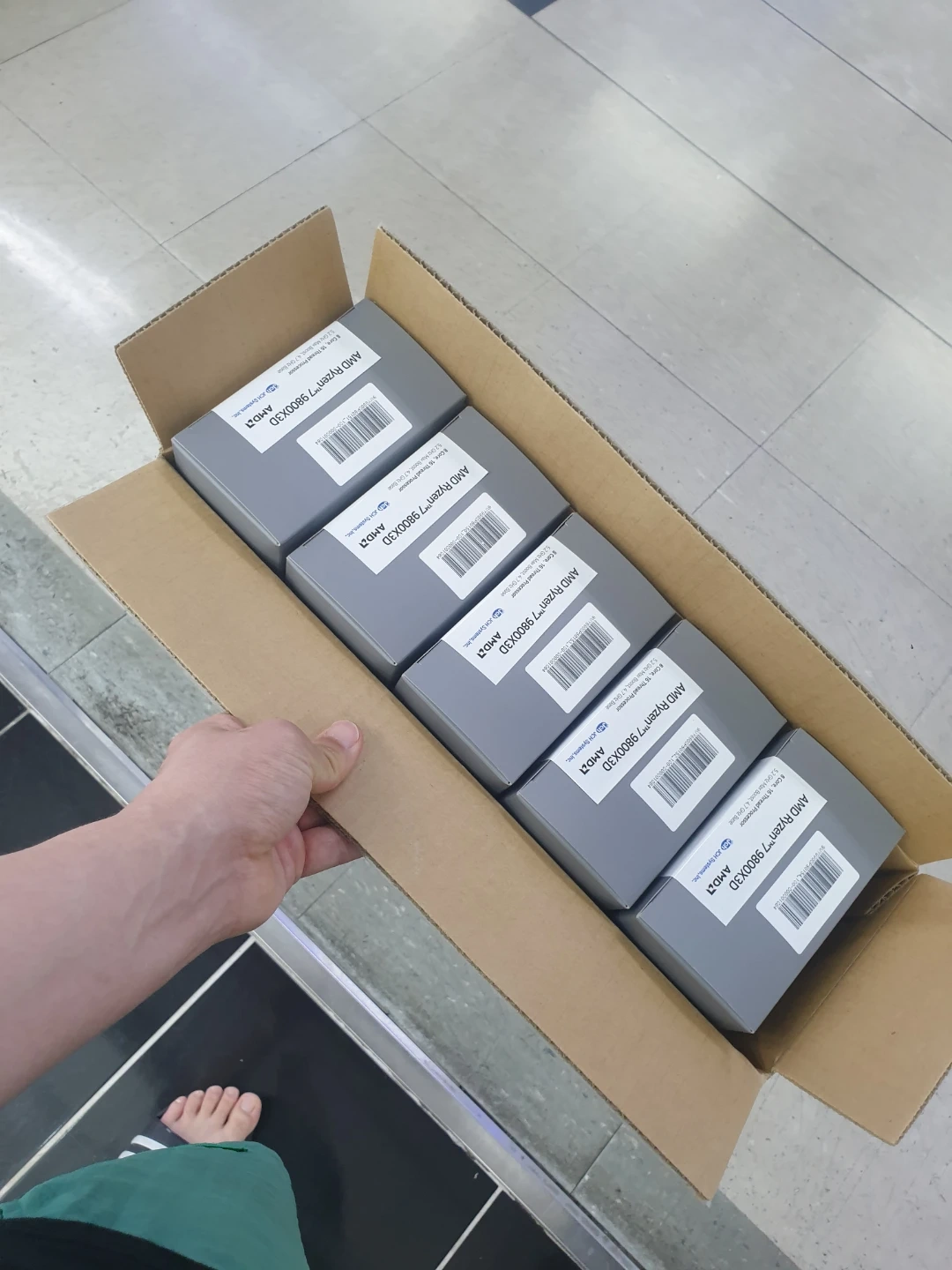 AMD 라이젠7 9800X3D CPU 팝니다