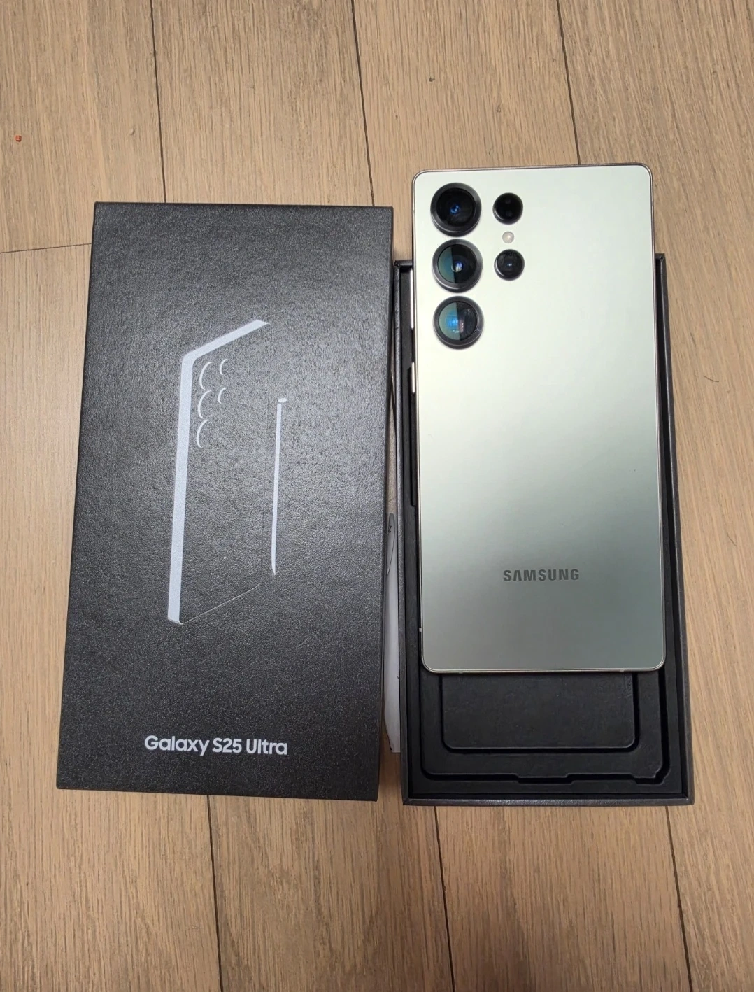 갤럭시 S25 울트라 512GB (자급제) 색상: 제이드 그린 (삼성닷컴 전용 칼라)