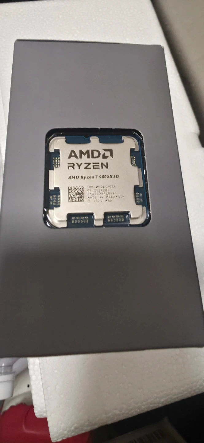 AMD 라이젠7 9800X3D CPU 미개봉입니다