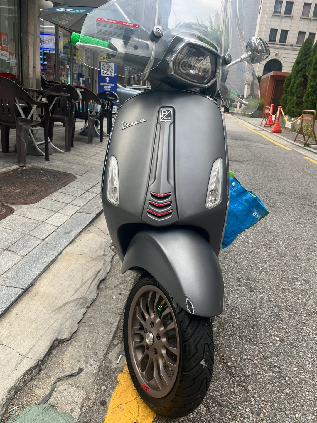 베스파 스프린트 125 그레이