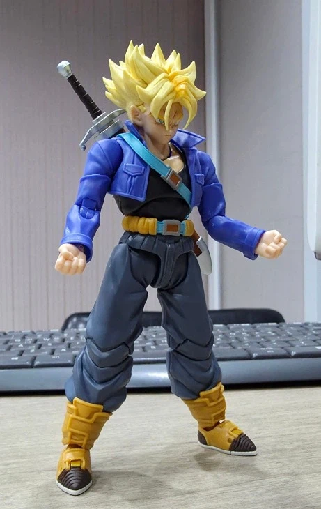 드래곤볼 SHFiguarts 트랭크스 피규어