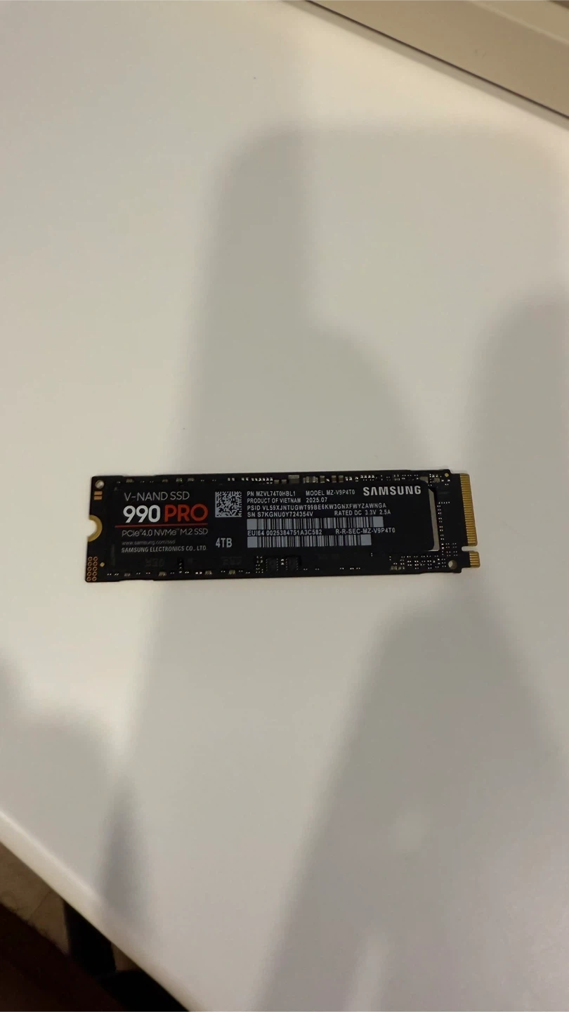 삼성 990 PRO 4TB NVMe SSD 미사용 / 새제품급