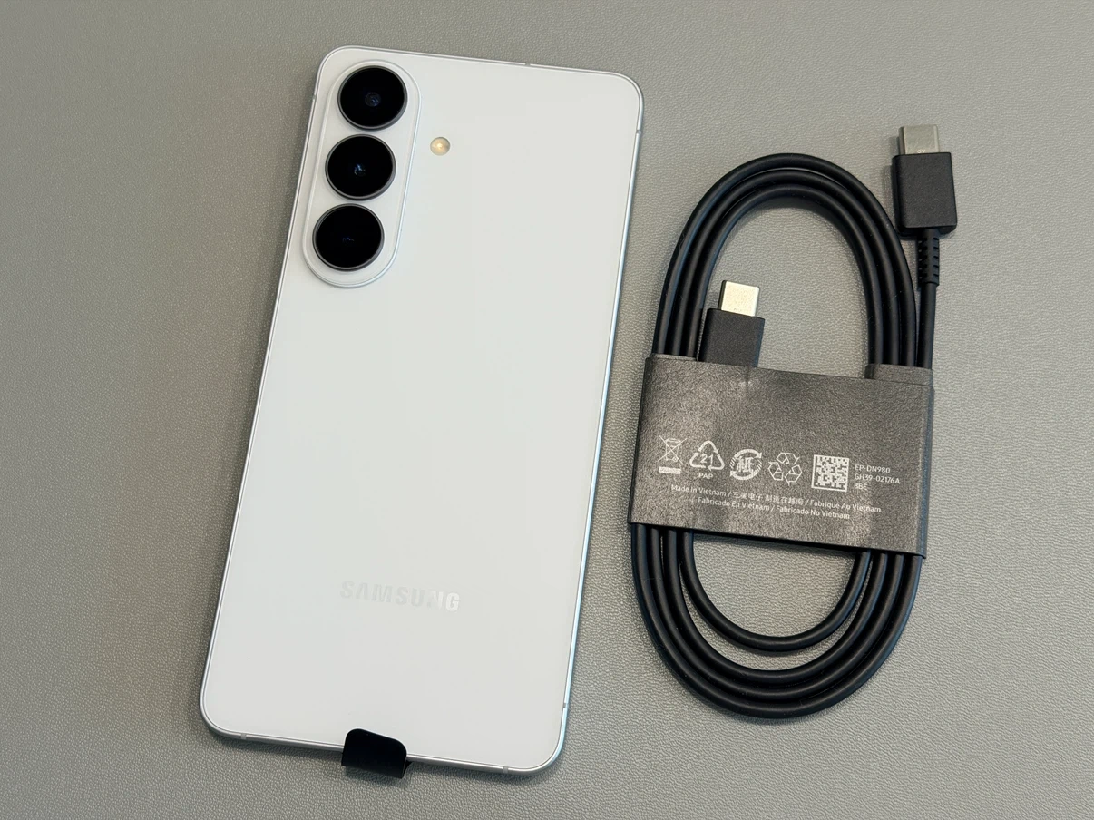 갤럭시 S26 화이트 256GB 미사용 새폰 자급제 공기계