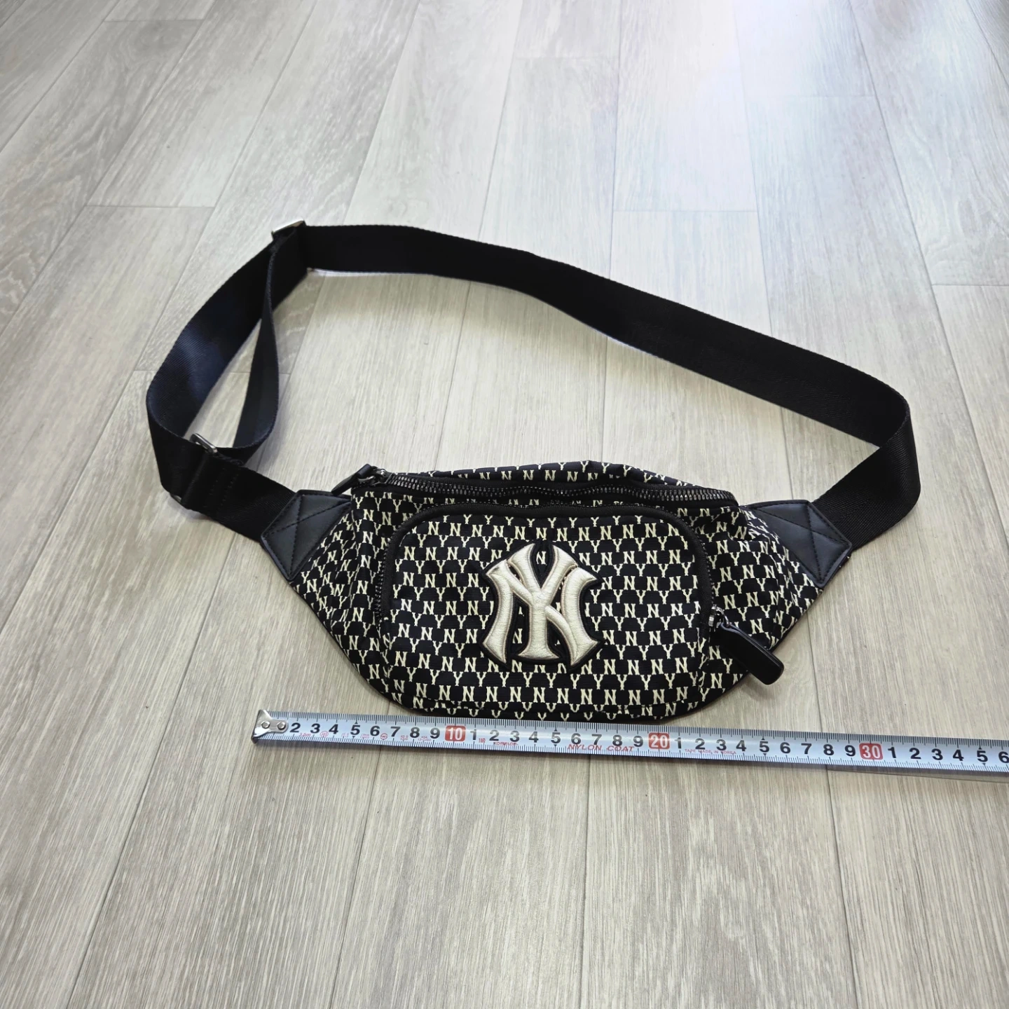 MLB NY 모노그램 힙색 블랙