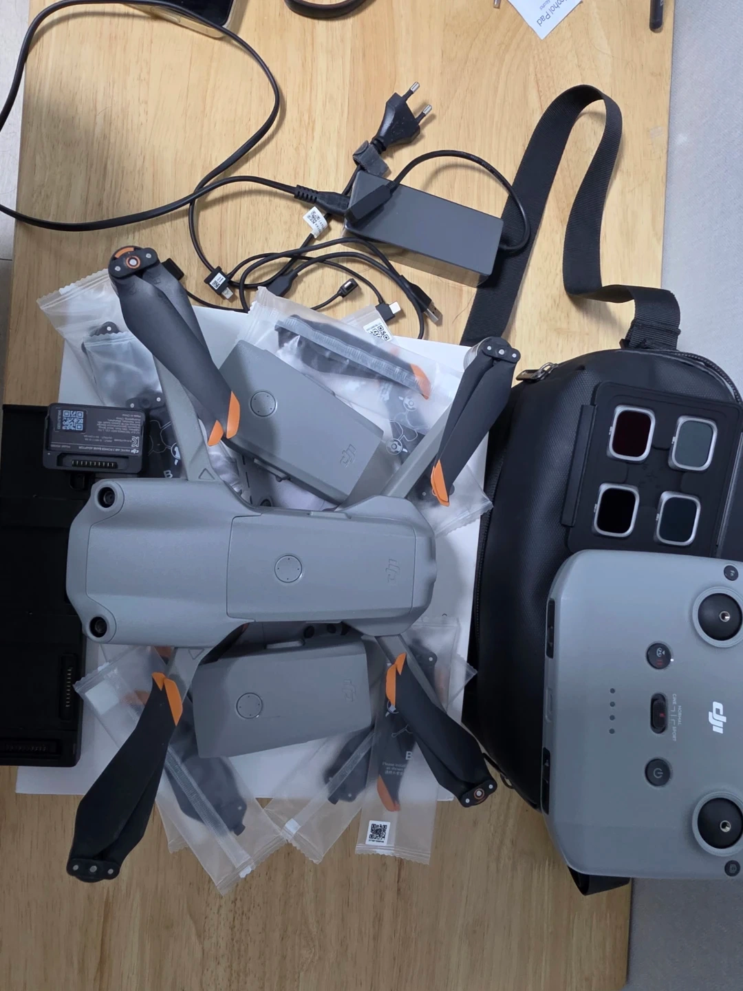DJI 에어 2S 플라이모어 콤보 세트 팝니다.