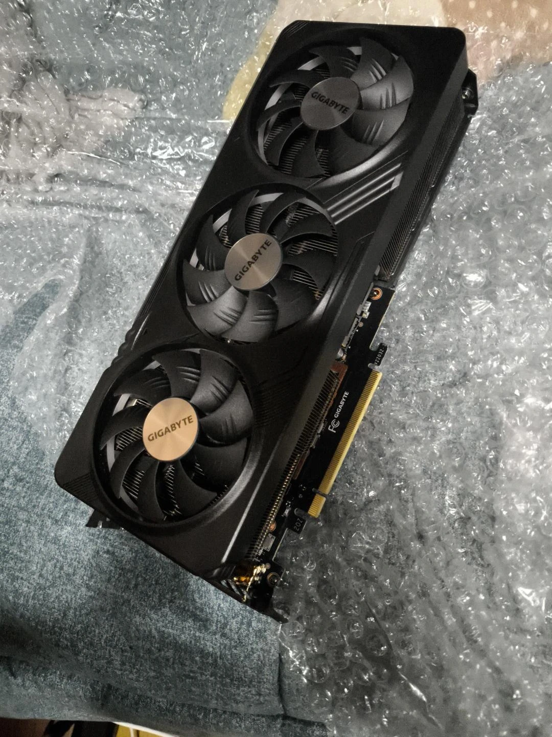 기가바이트 RTX 4070 Super 게이밍 OC D6 12GB