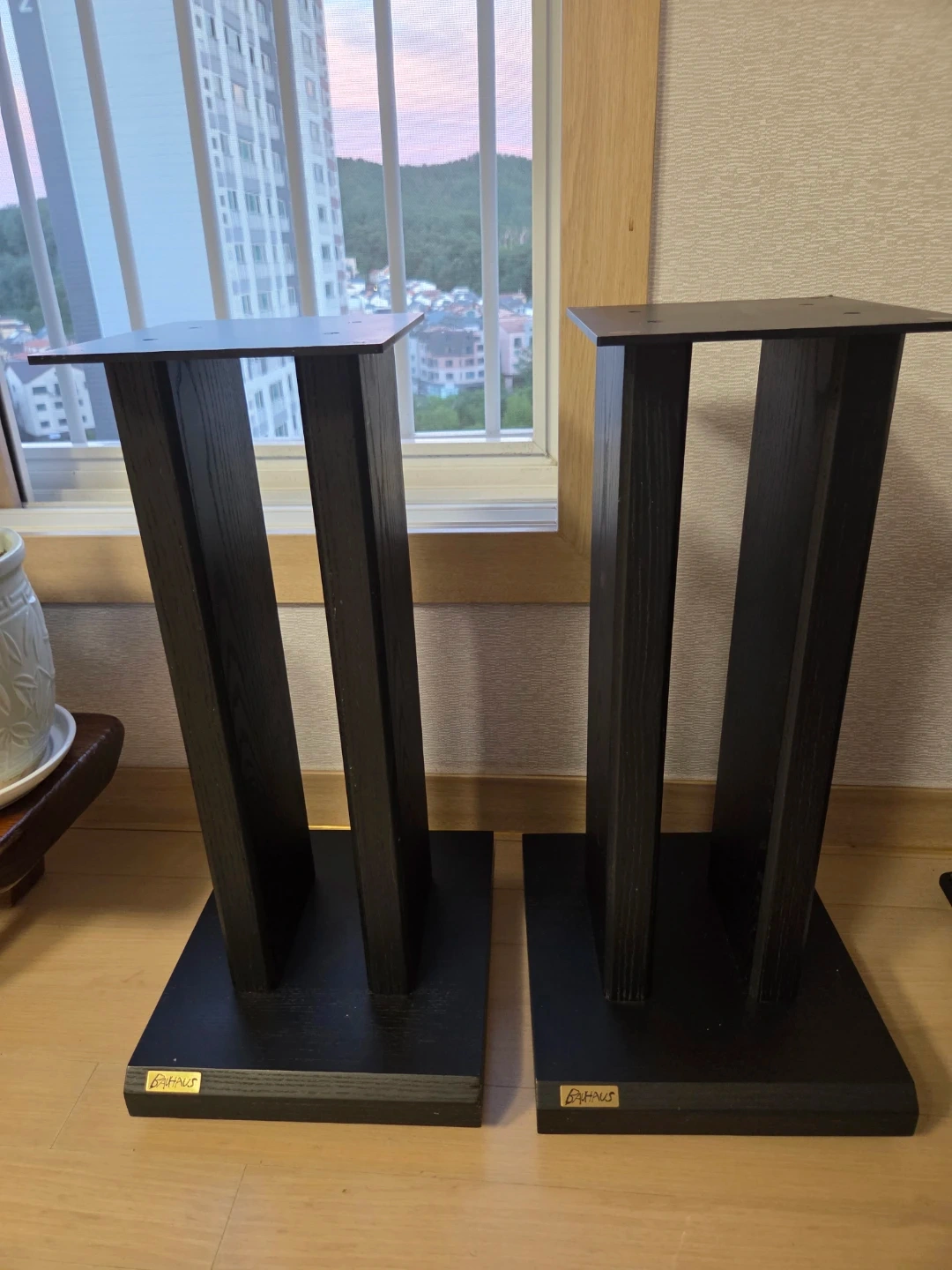 Bauhaus 스피커 스탠드