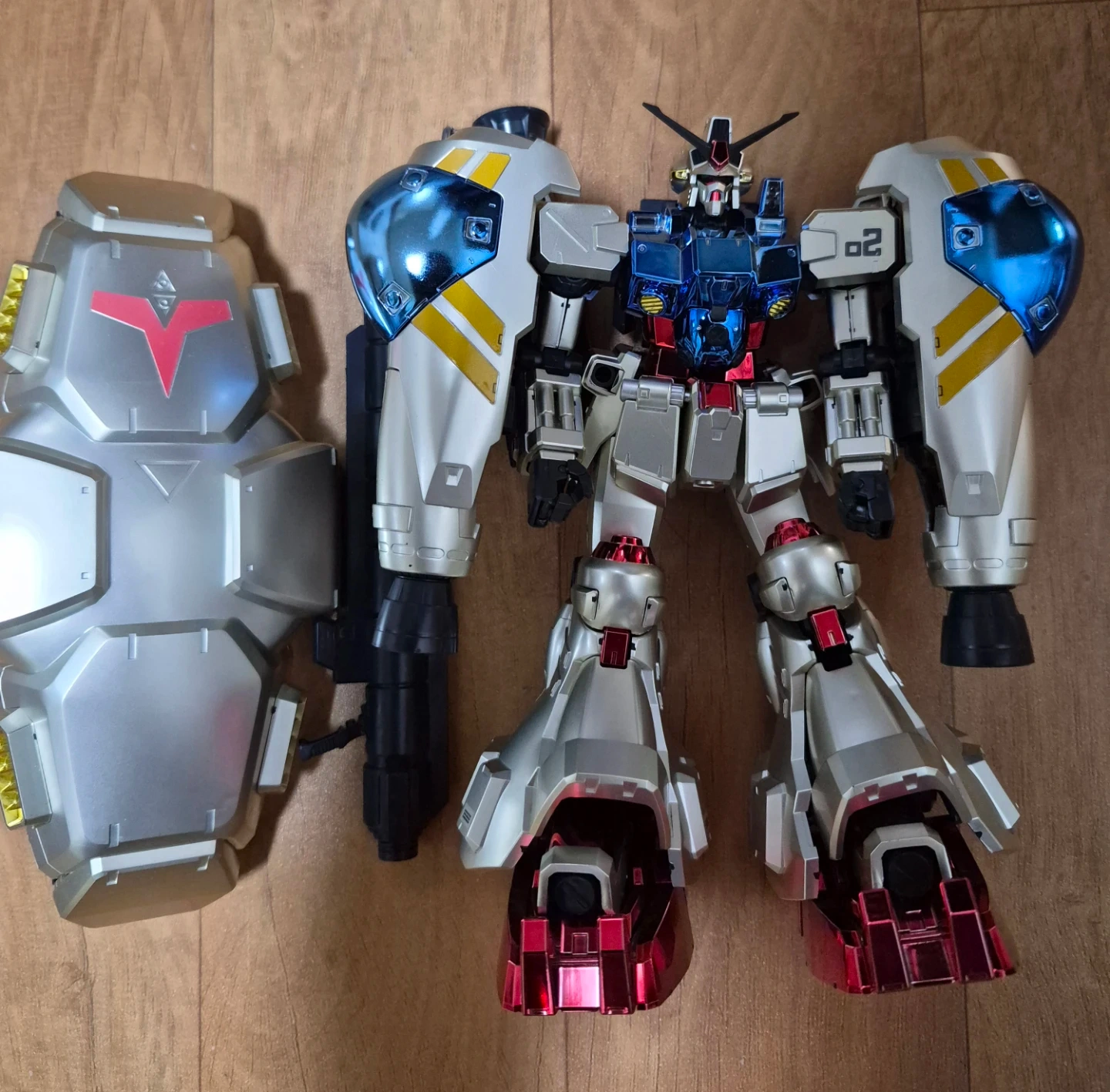 건담mg gp02코팅버젼과 hg노이에질 가조립 팝니다