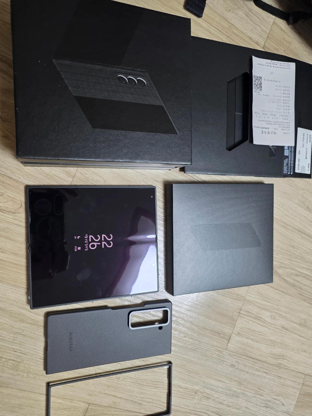 갤럭시 폴드SE 올갈이 미사용 팝니다. 512GB
