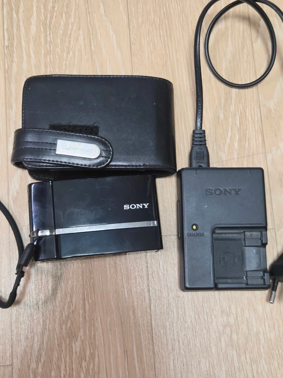 소니 DSC-T30 디지털카메라 (7.2MP, 블랙), 빈티지 디카, 메모리카드, 전용배터리 포함